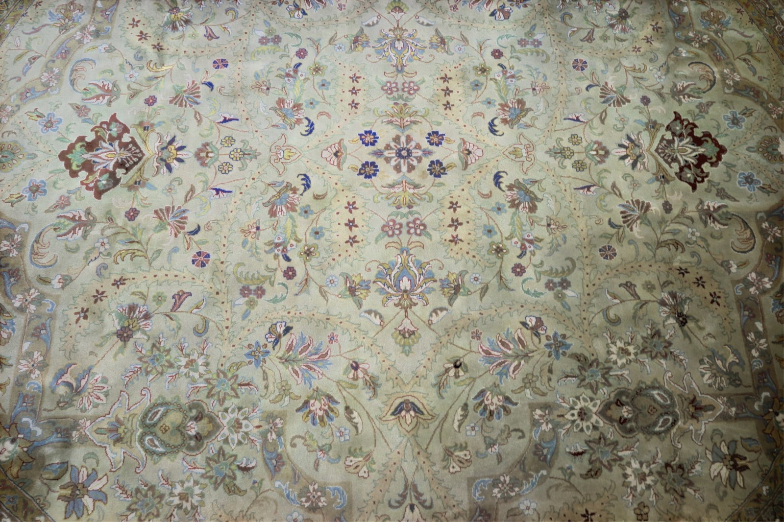 APPROX 11' 8" HANDMADE WOOL RUG - 3