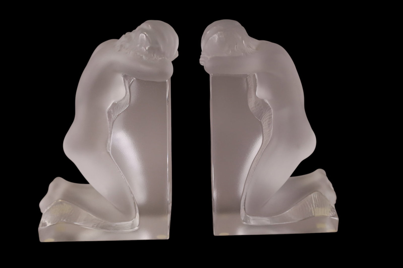 LALIQUE BOOKENDS: FROSTED CRYSTAL LALIQUE BOOKENDS, REVIERE. 9" H.