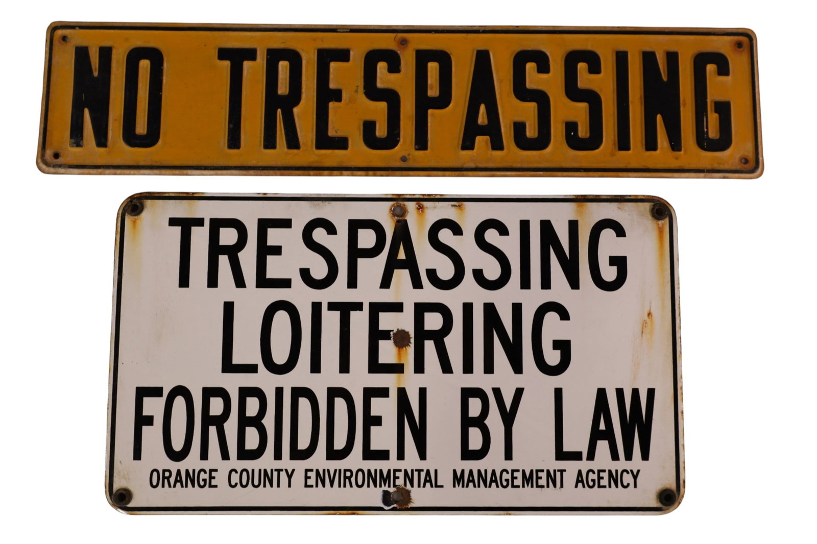 2 NO TRESPASSING SIGNS (1 of 2)