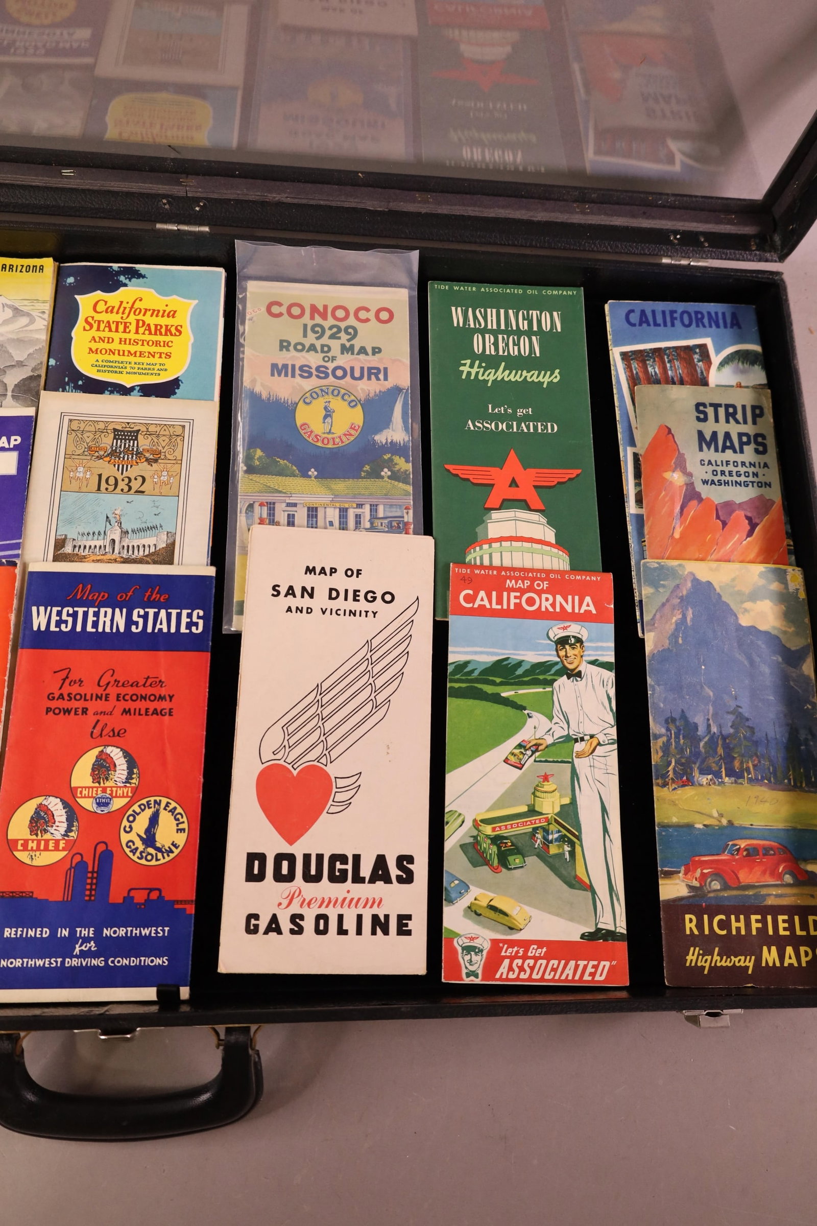 18 VINTAGE ROAD MAPS - 3