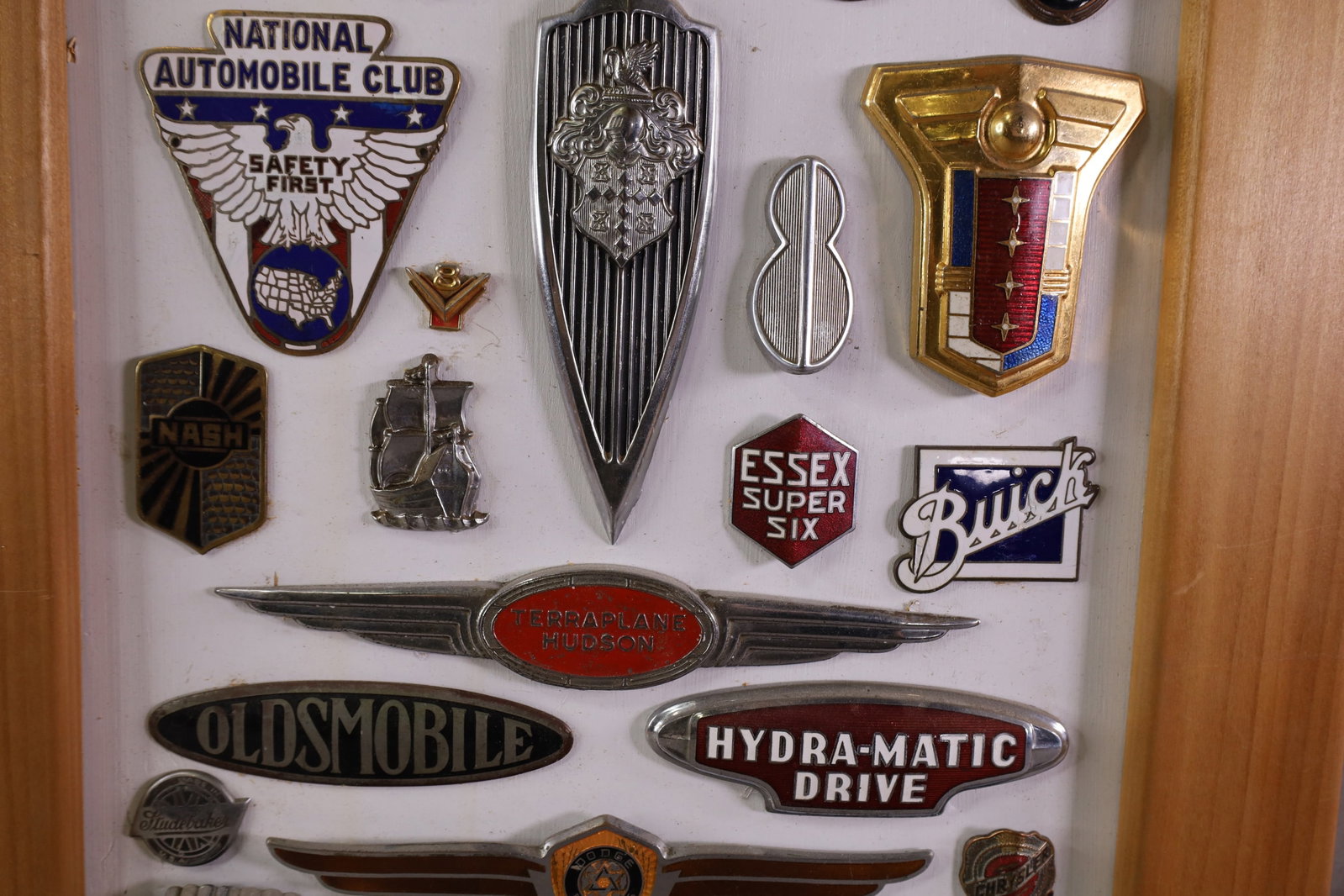 MISC CAR BADGES & EMBLEMS - 4
