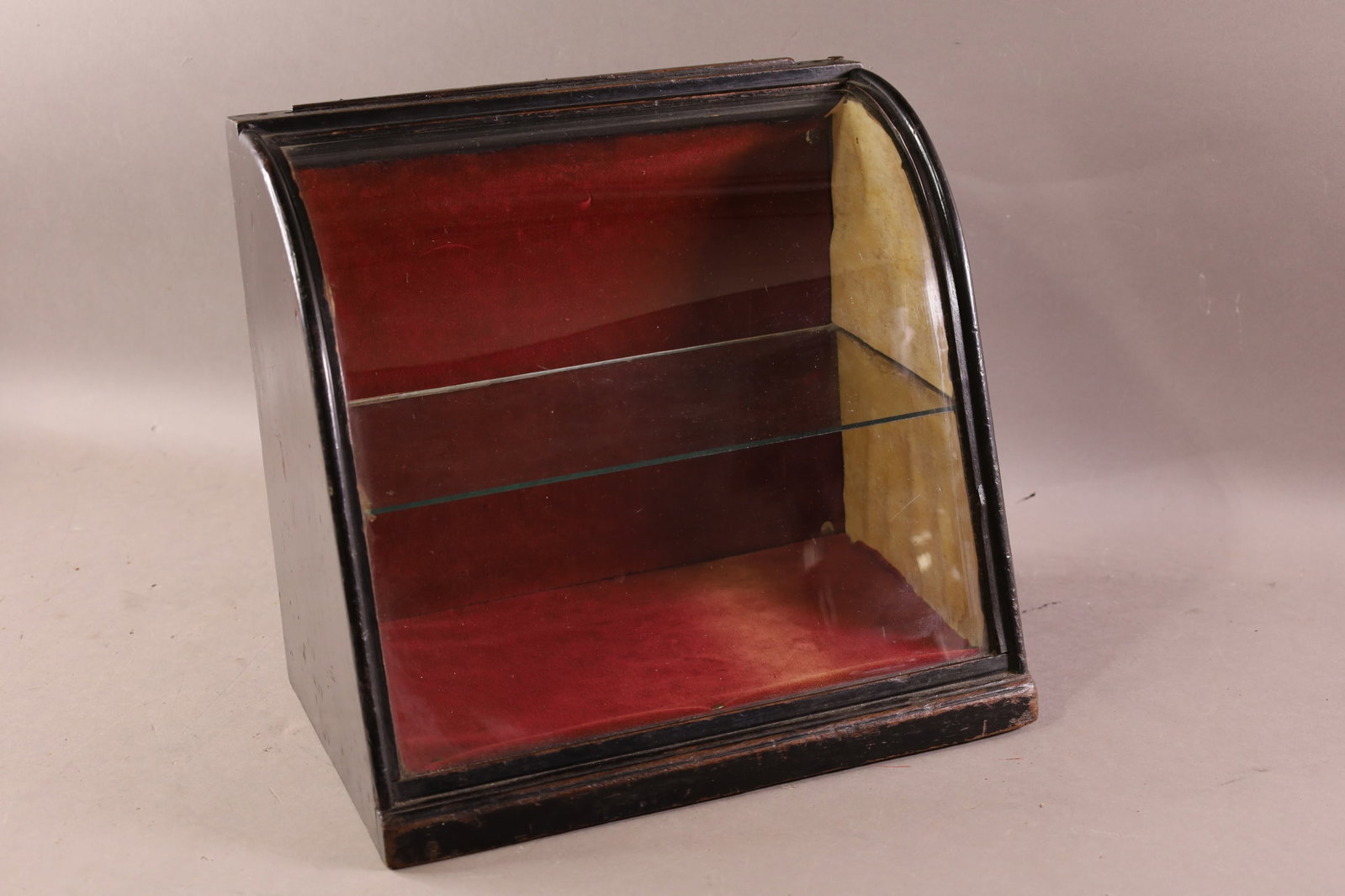 COUNTER TOP DISPLAY CABINET (1 of 2)