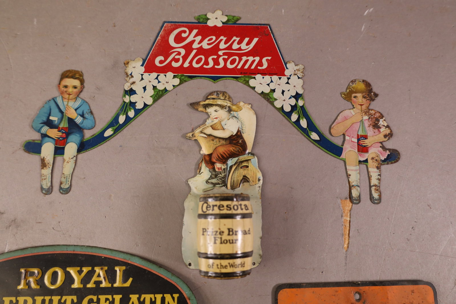 4 ADVERTISING TIN ITEMS - 4