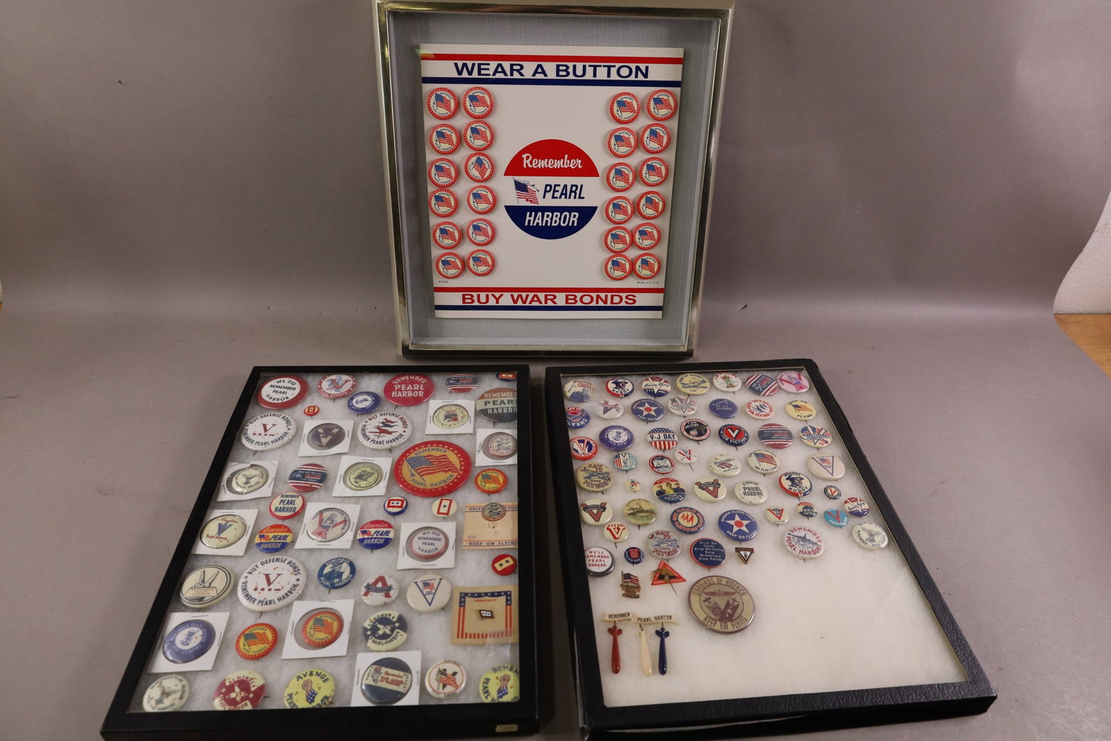 COLLECTION OF POLITICAL BUTTONS (1 of 4)