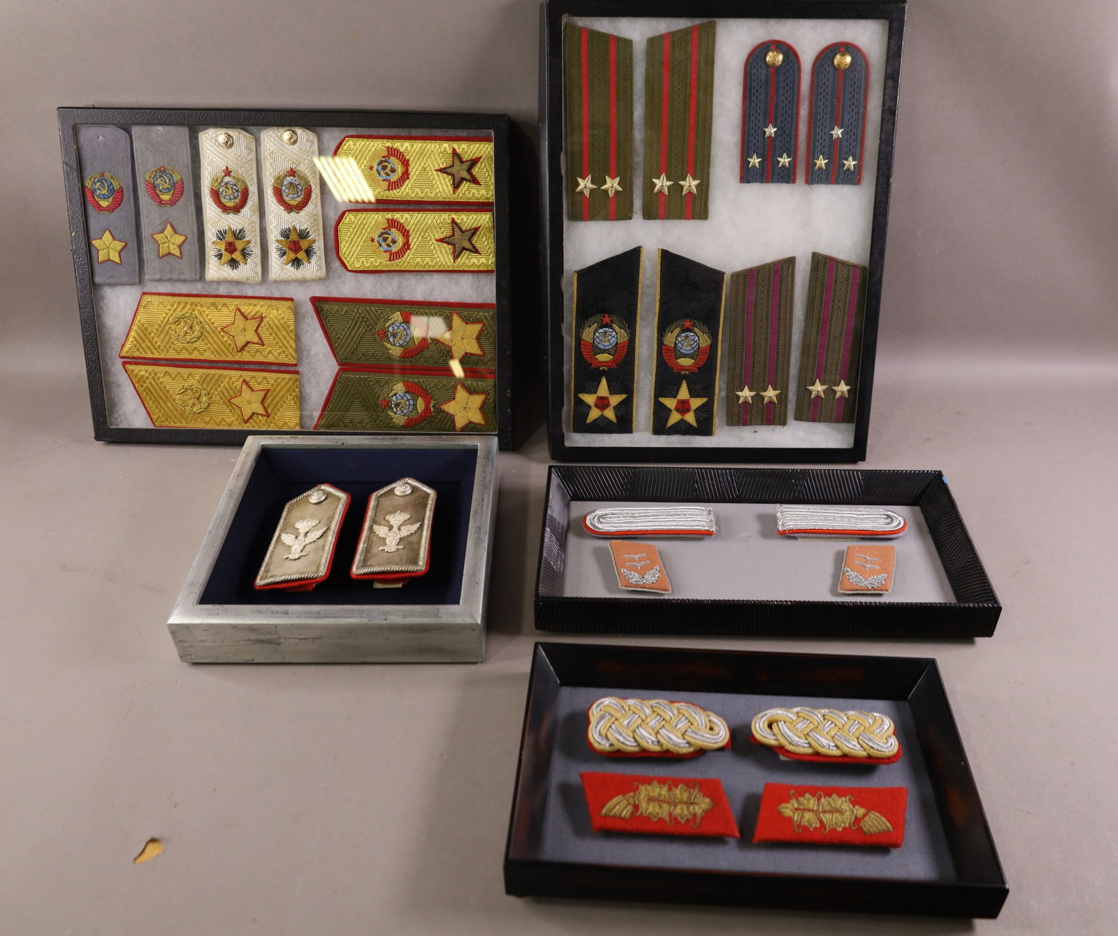 GROUPING OF SHOULDER BOARDS (1 of 6)