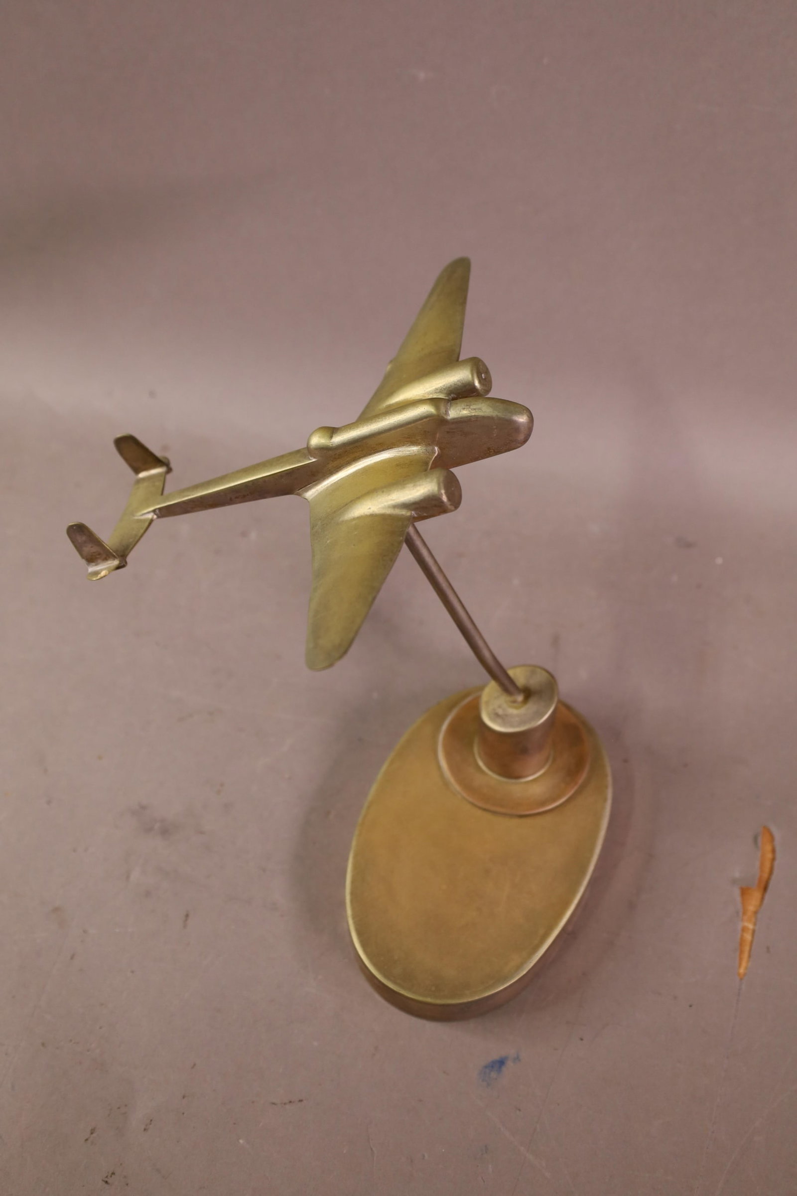 3 MODEL AIRPLANES - 4