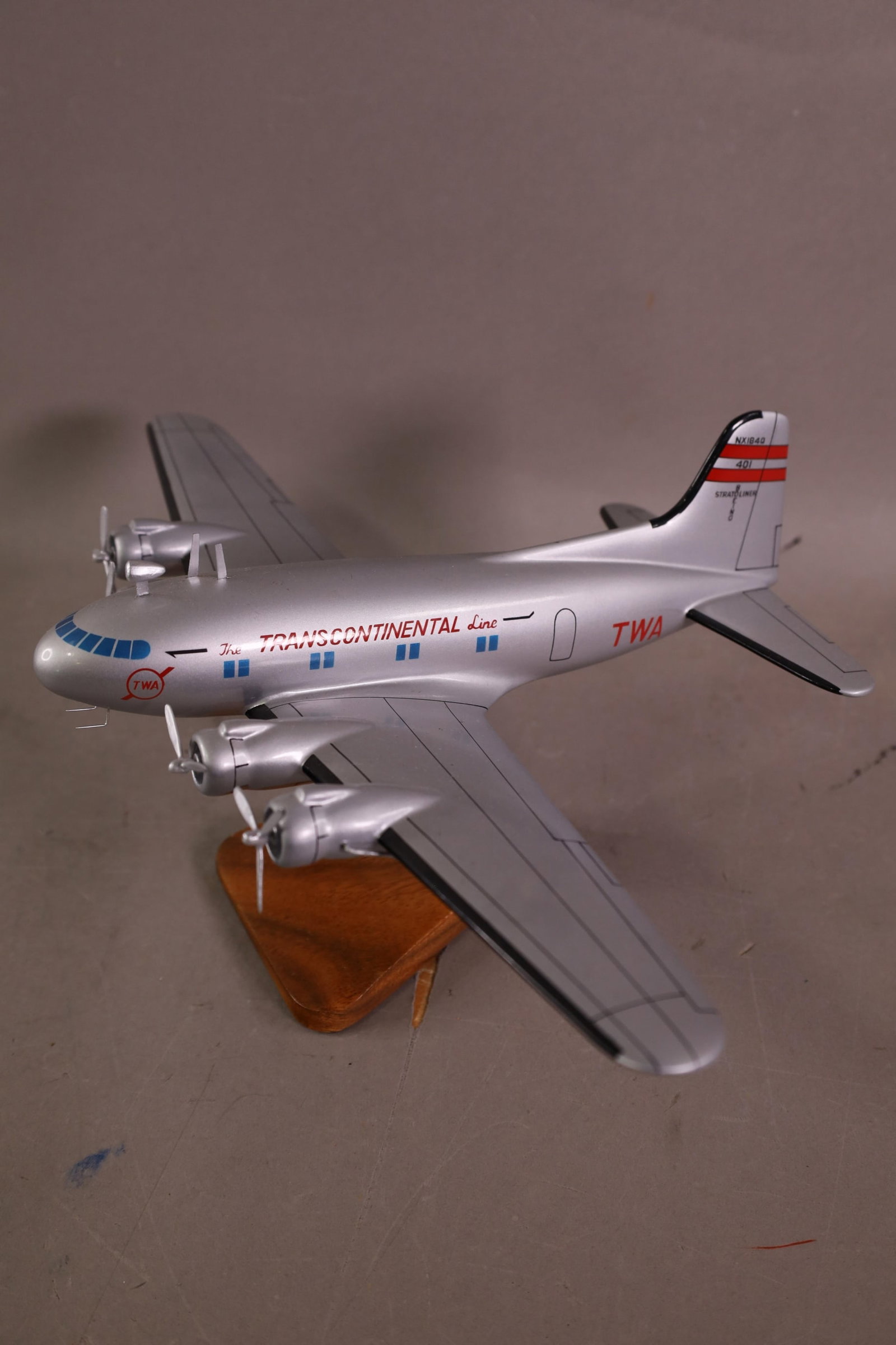 3 AIRLINE MODELS - 4