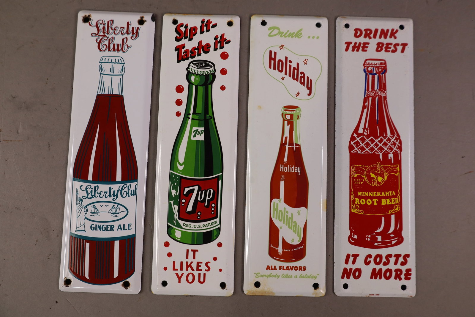 4 SODA DOOR PUSH SIGNS: 3 PORCELAIN & 1 PAINTED METAL. LOOK TO BE MODERN. 3" x 10"