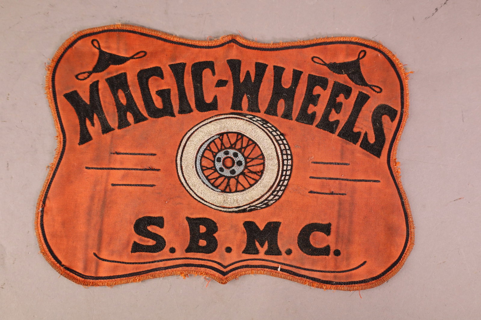 MAGIC WHEELS MOTORCYCLE CLUB PATCH (1 of 2)