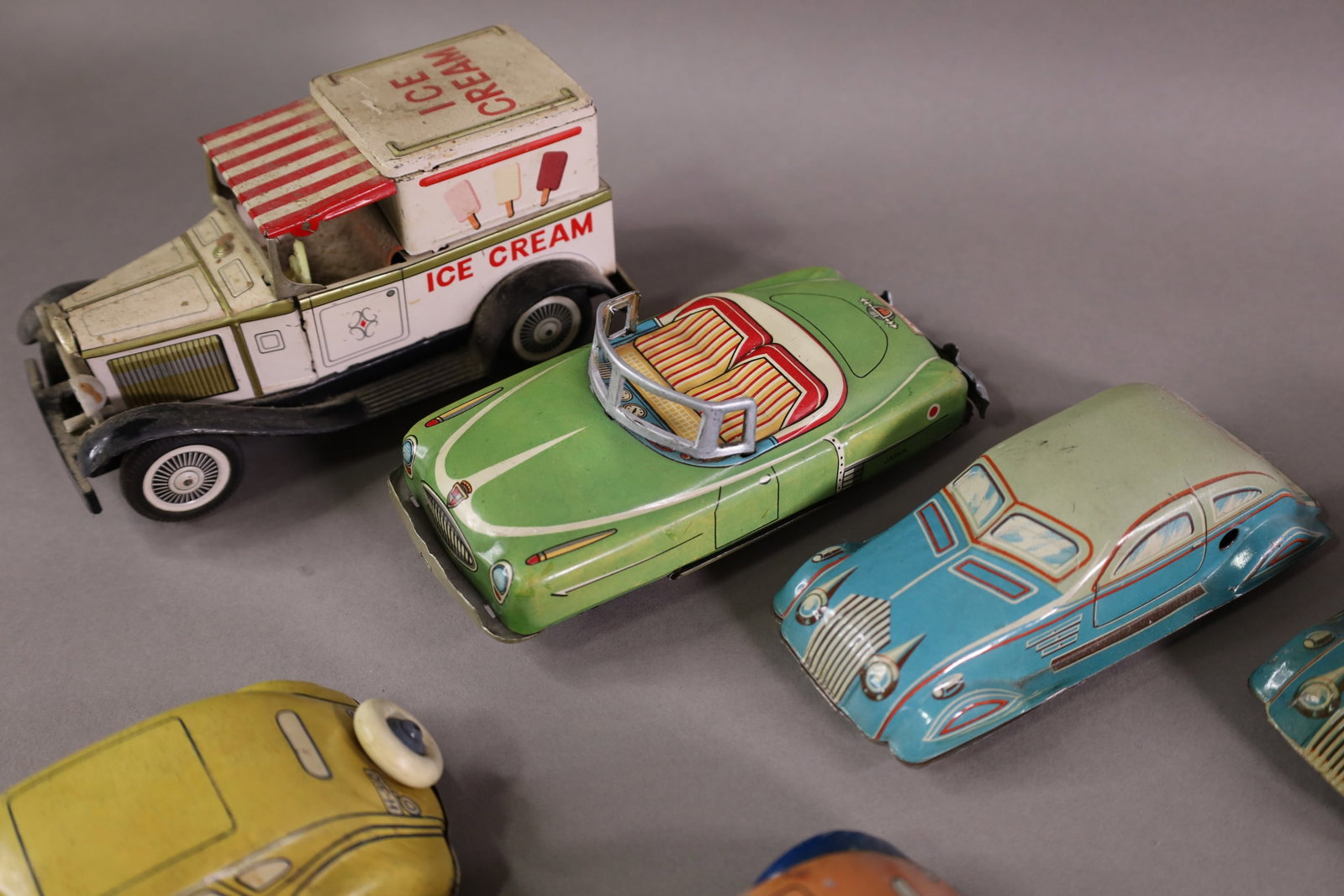 8 TIN LITHO TOYS - 2