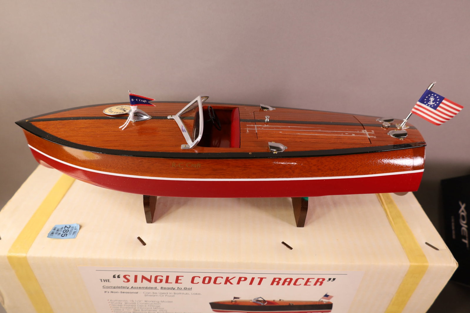 2 SCALE MODELS - 2