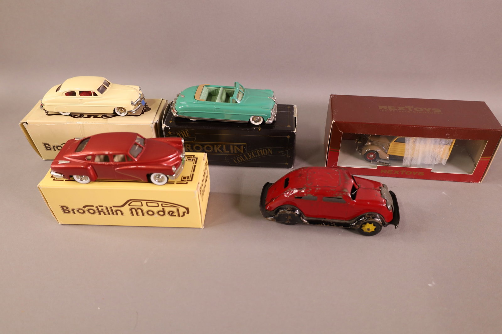 LOT OF 5 COLLECTIBLE TOYS (1 of 4)