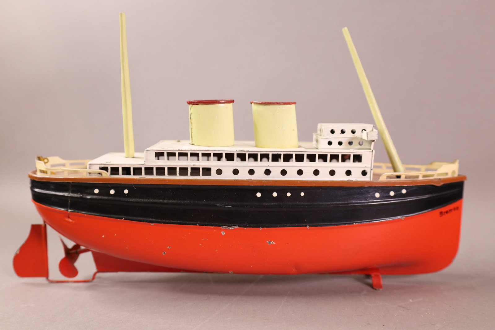 2 GERMAN KEY WIND BOATS - 2