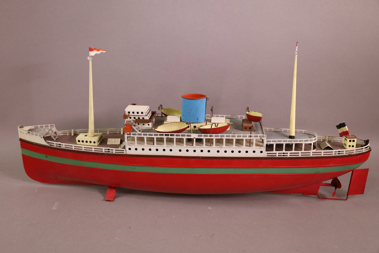 2 GERMAN KEY WIND BOATS - 2