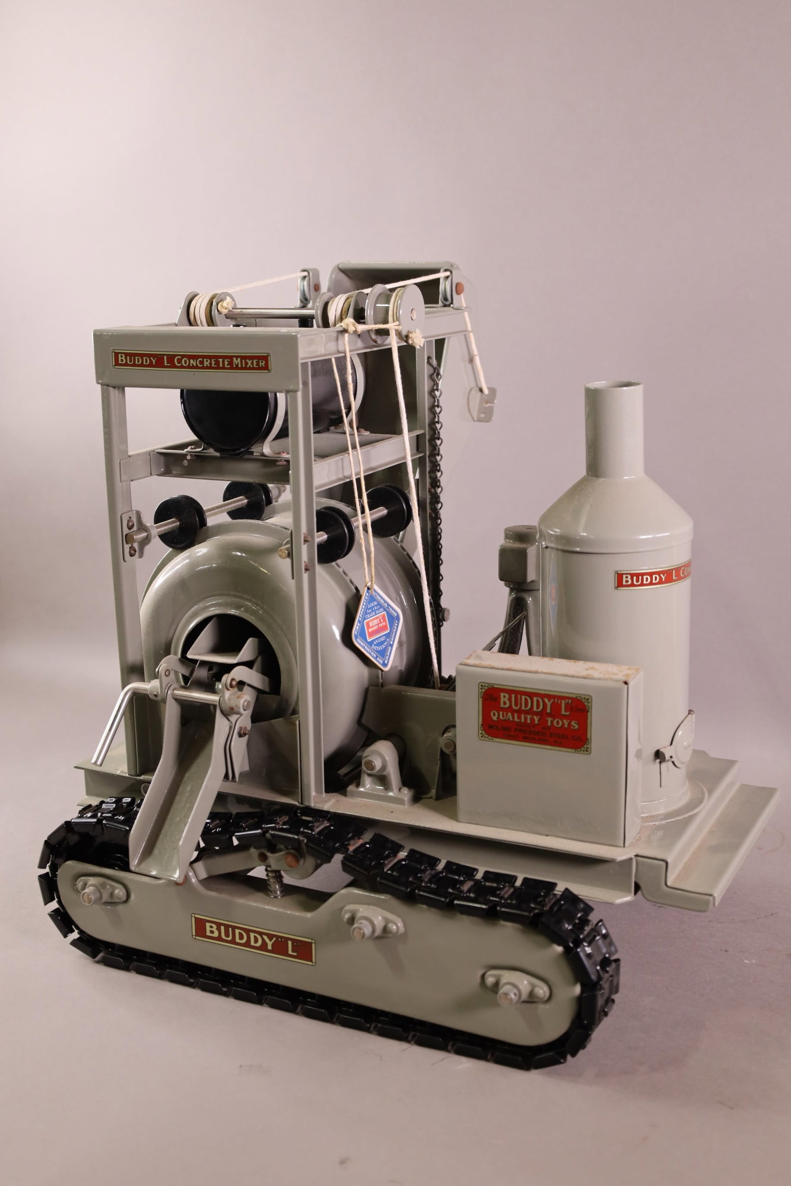 BUDDY L RESTORED CONCRETE MIXER (1 of 4)