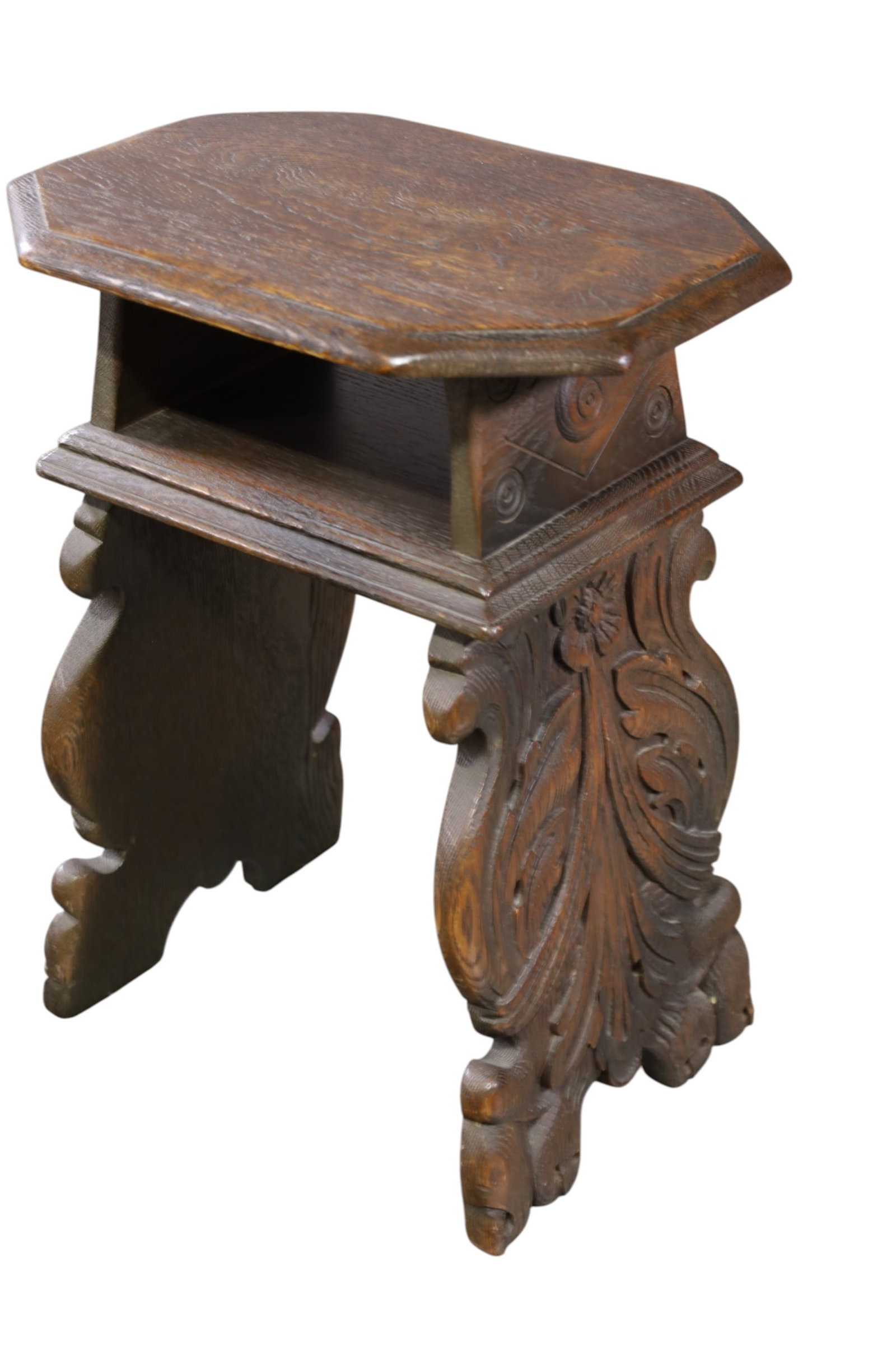 FEUDAL OAK SIDE TABLE (1 of 4)