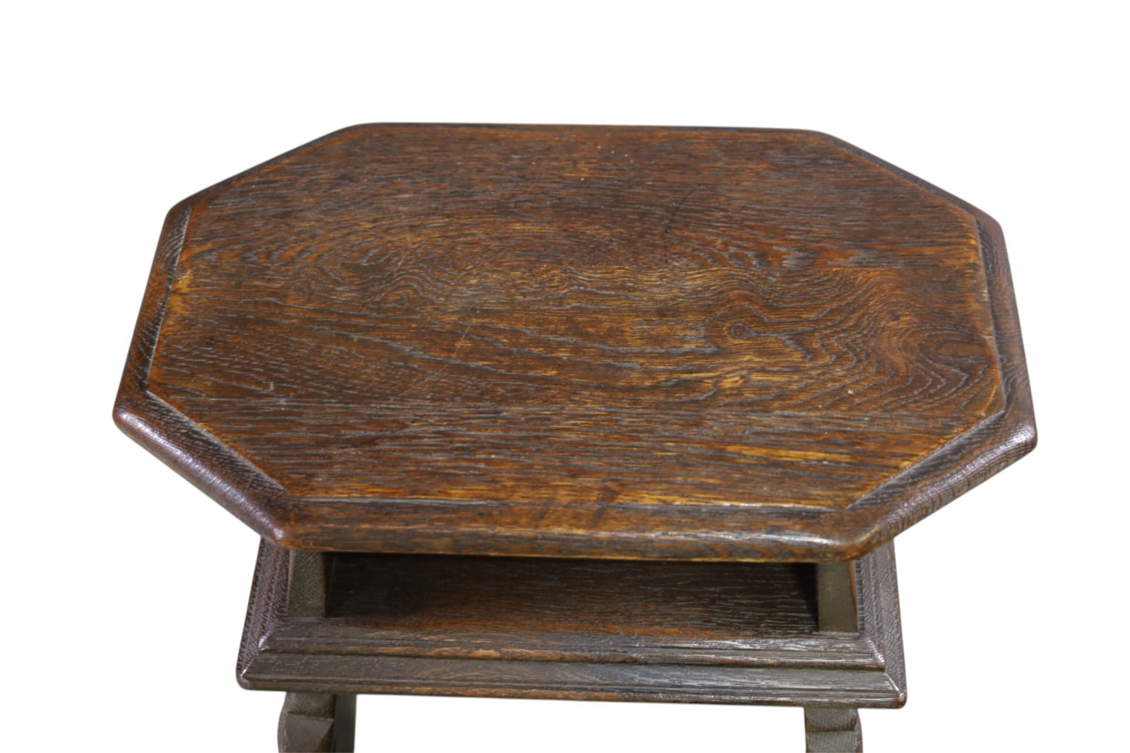FEUDAL OAK SIDE TABLE - 3