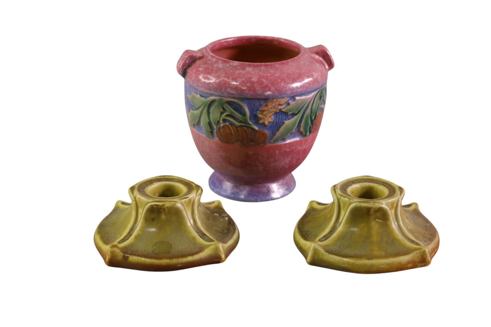 3 PIECES OF POTTERY: ROSEVILLE BANEDA VASE & PAIR OF ROOKWOOD 1920 CANDLESTICKS, 4" H