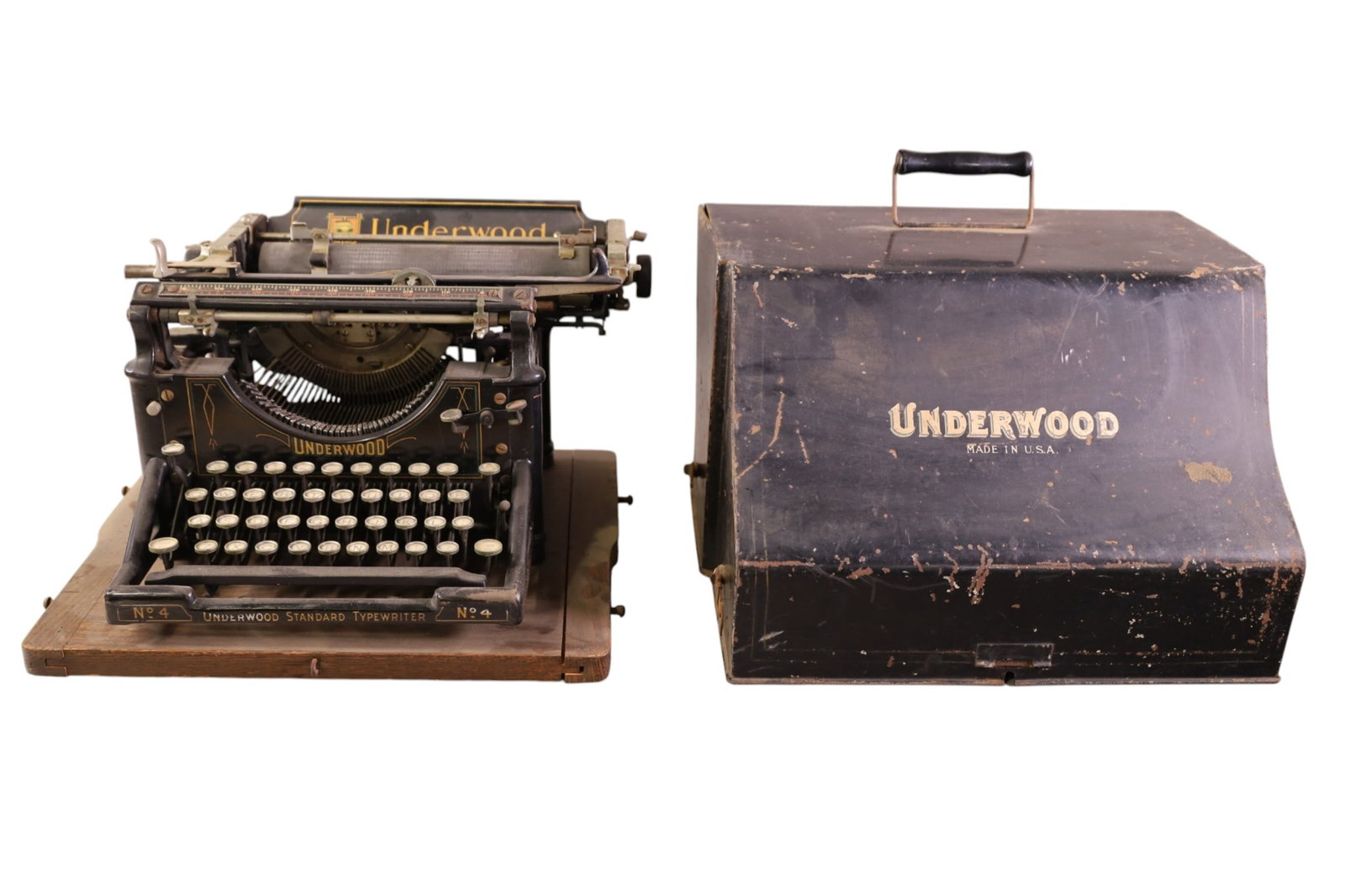 UNDERWOOD No 4 TYPEWRITER (1 of 4)