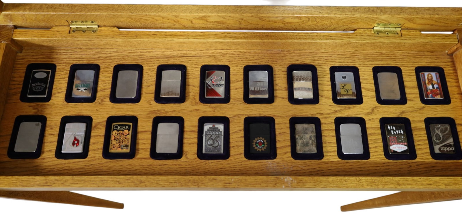 ZIPPO LIGHTER DISPLAY TABLE - 2
