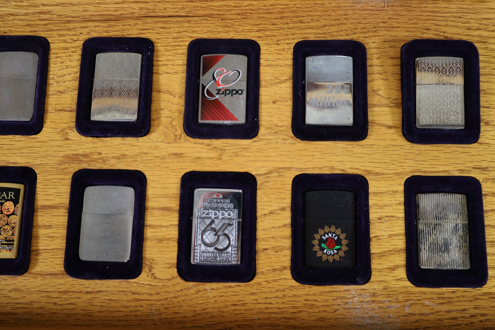 ZIPPO LIGHTER DISPLAY TABLE - 4