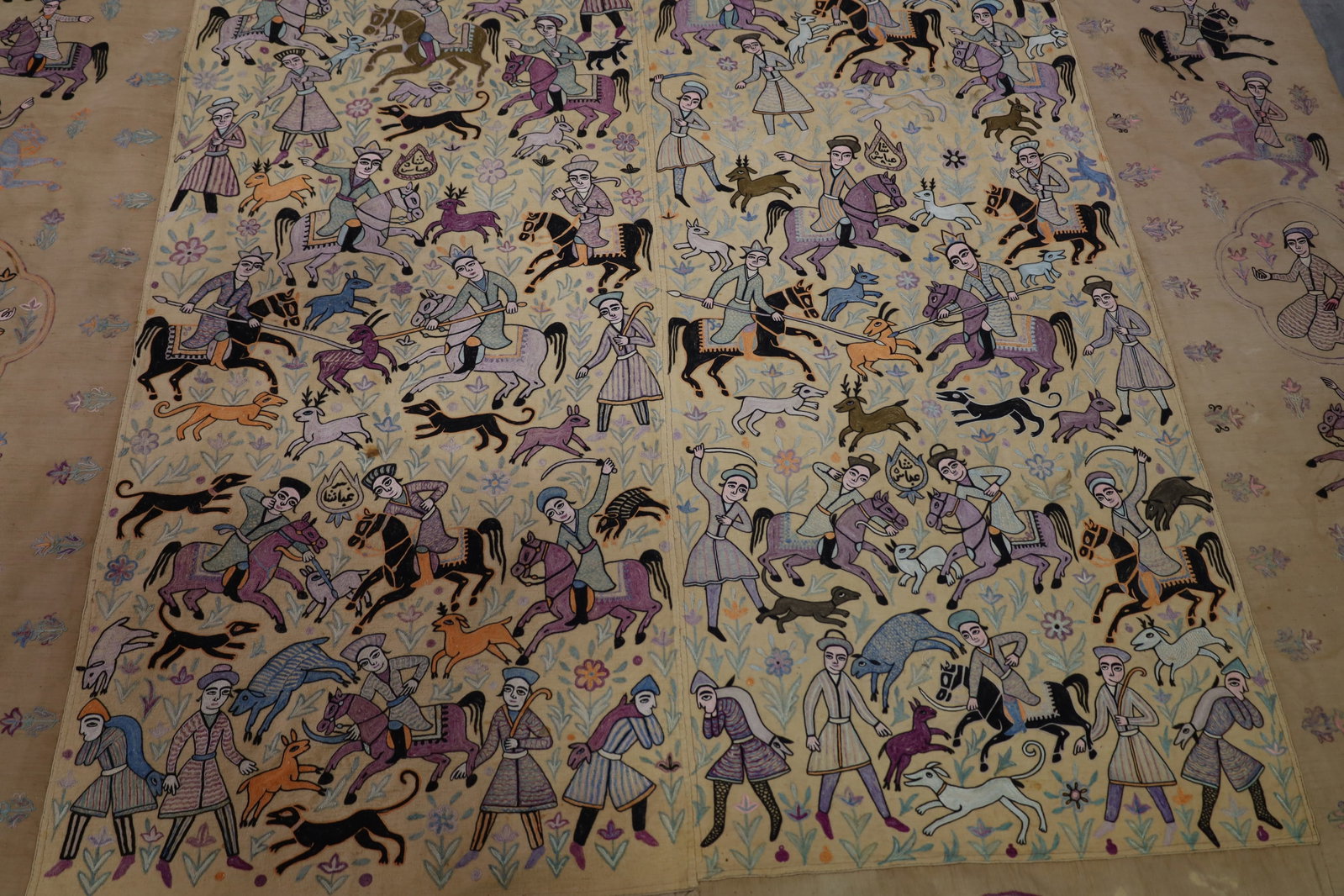 LARGE TAPESTRY - 3