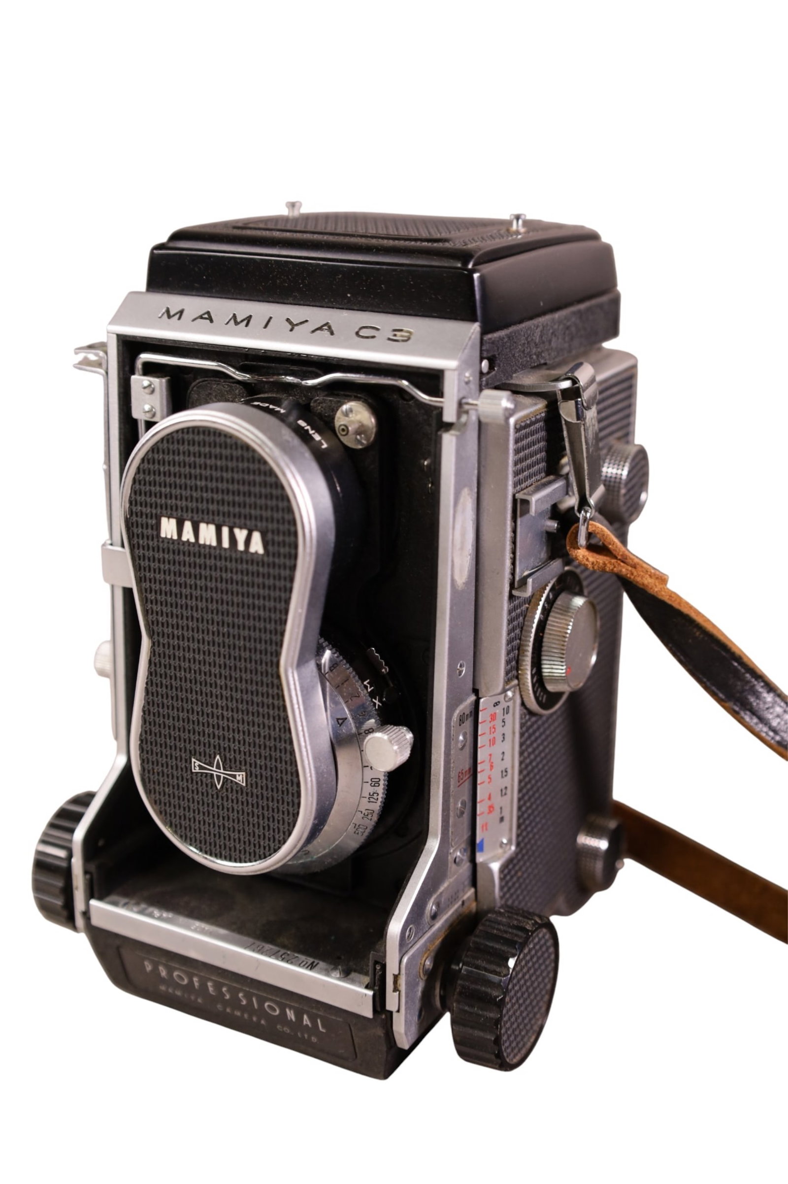 VINTAGE MAMIYA CAMERA: MEDIUM FORMAT TWIN REFLEX CAMERA. WITH ACCESSORIES.