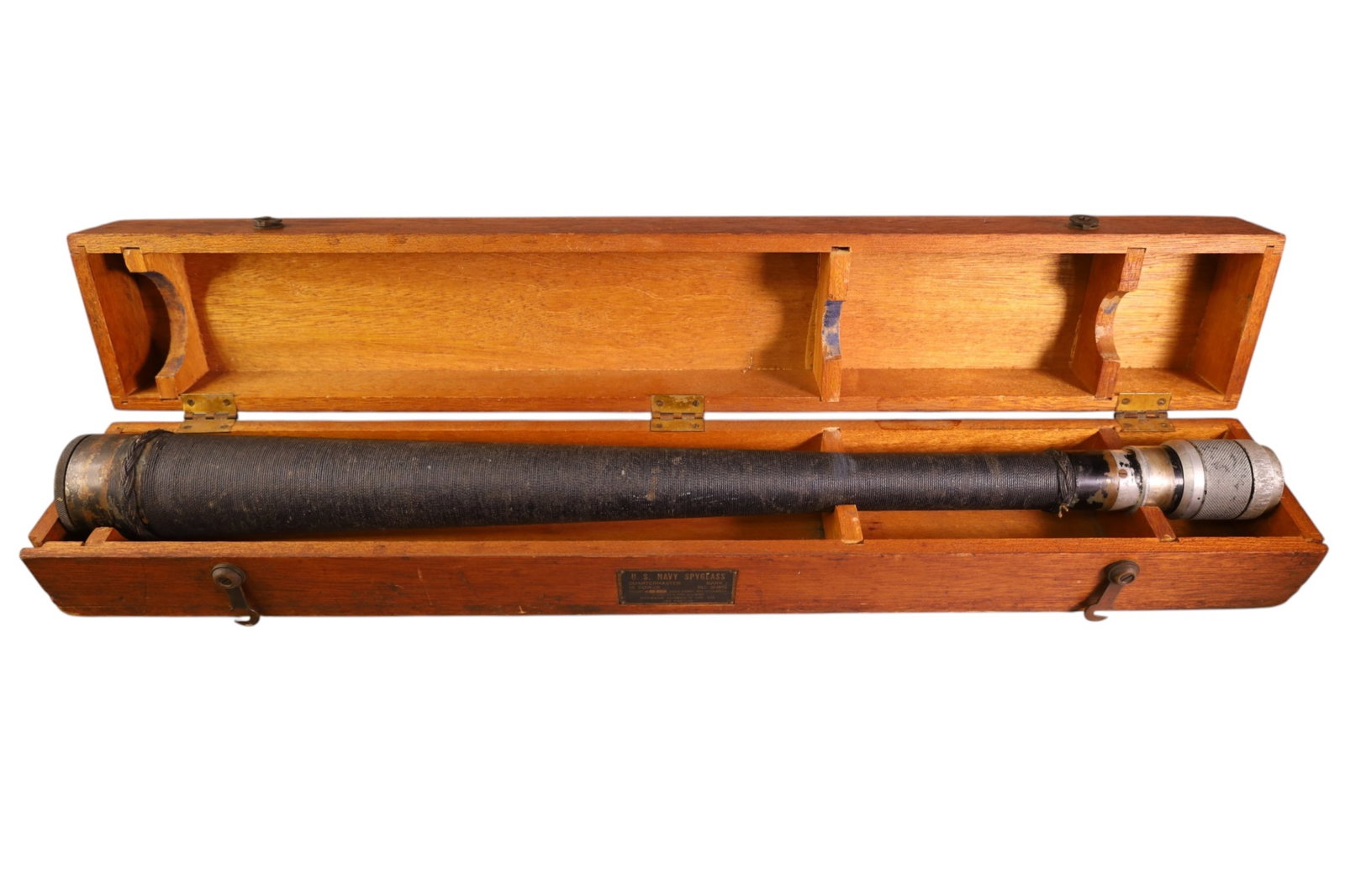US NAVY SPYGLASS: IN ORIGINAL WOODEN CASE, QUARTERMASTER 16 POWER SPYGLASS. 32" W.