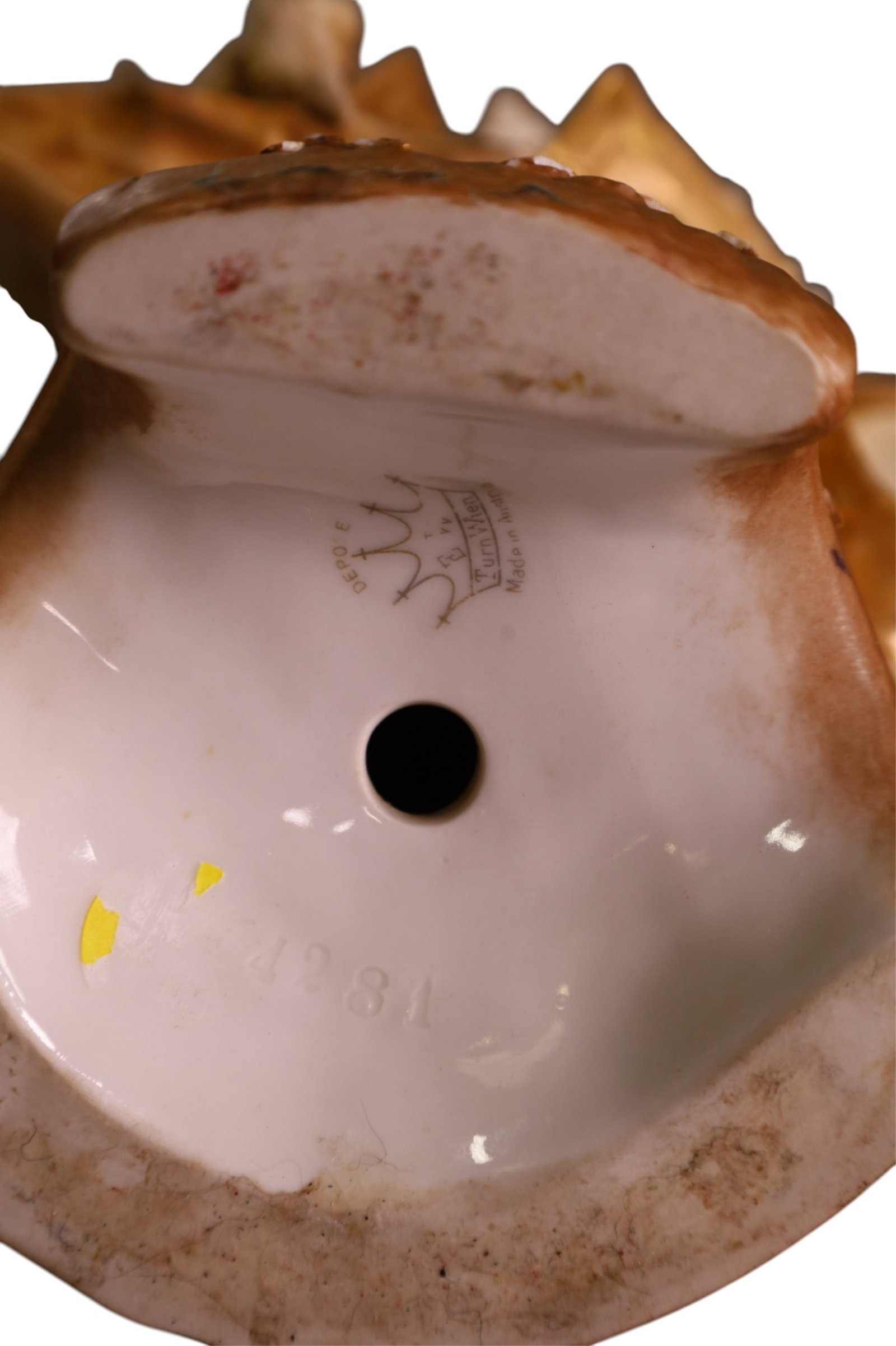 AMPHORA BUST - 3