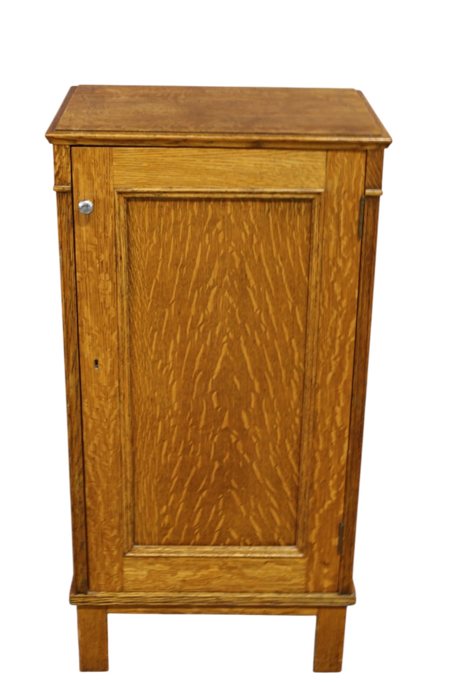 ANTIQUE 21 DRAWER OAK FILE: AMERICAN OAK, SINGLE DRAWER OAK FILE, MARKED TINDALE CABINET CO. 20" W x 14" D x 40" H. THIS ITEM EXCEEDS SIZE, WEIGHT, AND/OR FRAGILITY LIMITATIONS FOR IN HOUSE SHIPPING, MUST BE PICKED UP IN HOUSE