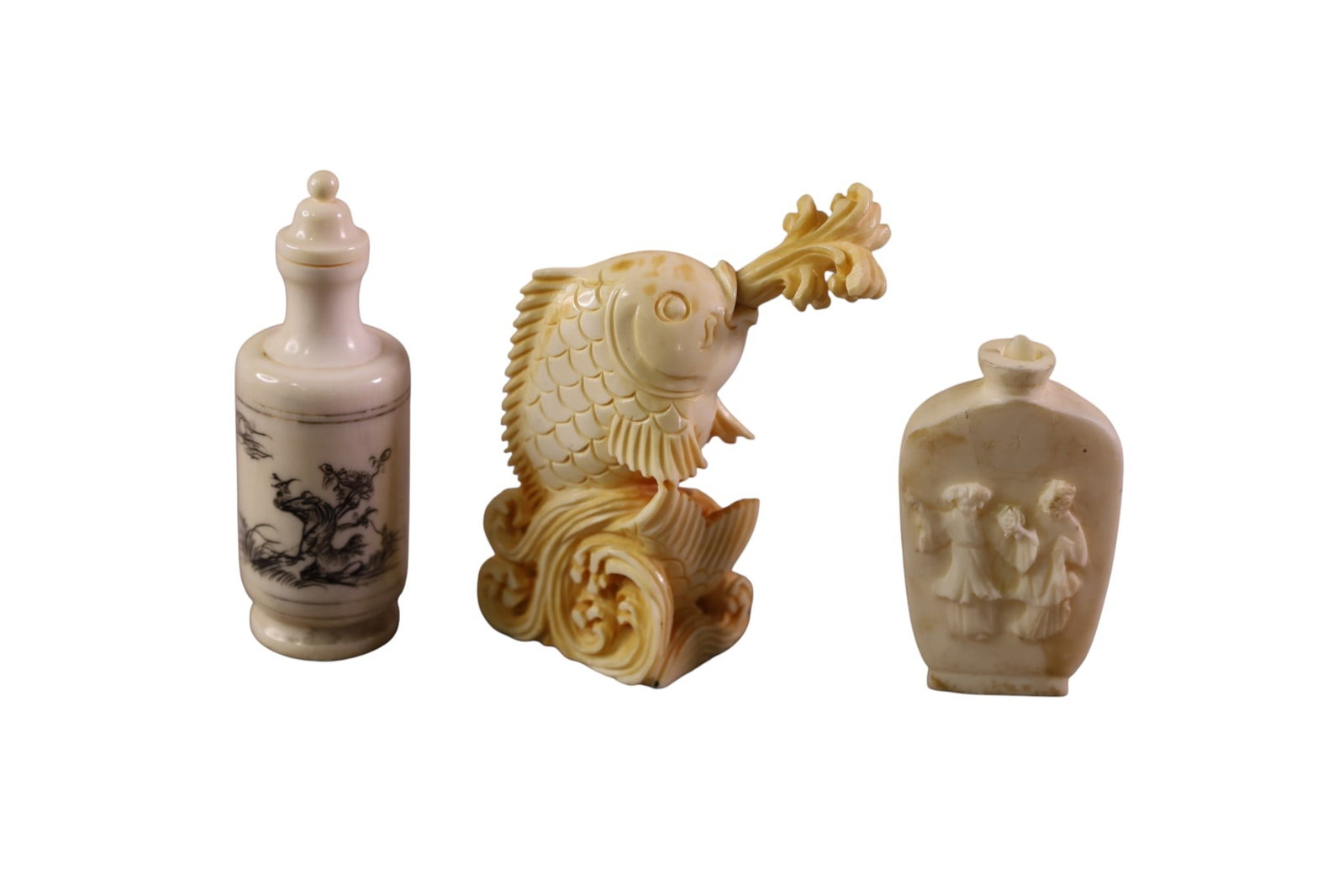 3 CHINESE SNUFF BOTTLES (1 of 2)