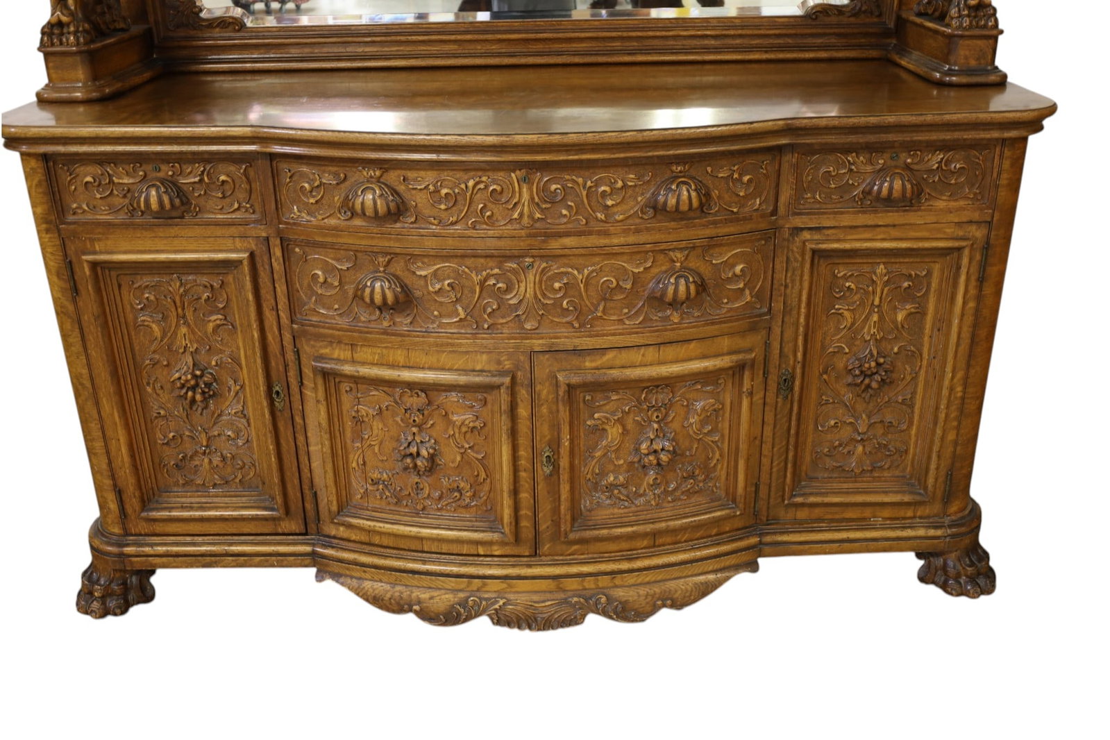 LARGE CARVED AMERICAN OAK BUFFET - 4