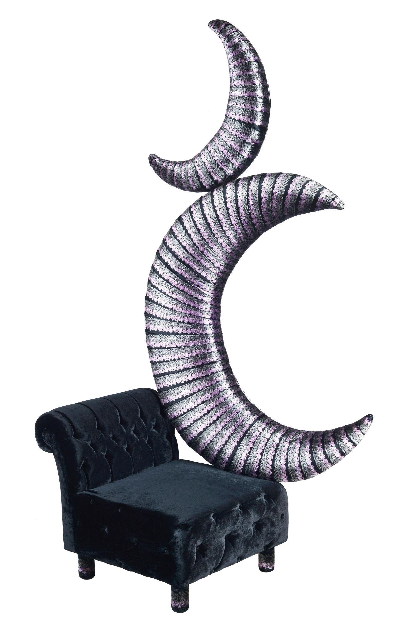 Carla Tolomeo (1945) Lune-lune fauteuil (due lune) 2004: Sedia scultura, velluti Pontoglio, cm. 220x120x70 Sul verso: targhetta di metallo con firma incisa "tolomeo". Bibliografia: 2007, Carla Tolomeo. OPERE 2000-2006, catalogo della mostra a cura di Carla