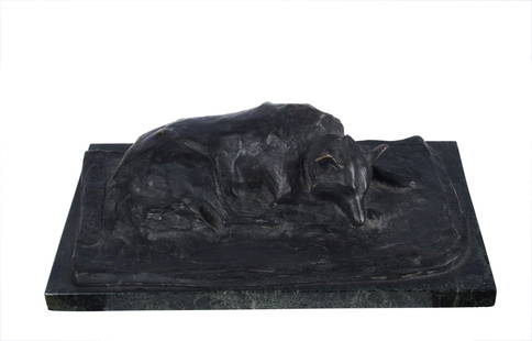 Paolo Troubetzkoy (Verbania, 1866 - Pallanza, 1938) - Cane disteso: Firmato alla base. Scultura in bronzo, su base in marmo. cm. 34x20 (con base)