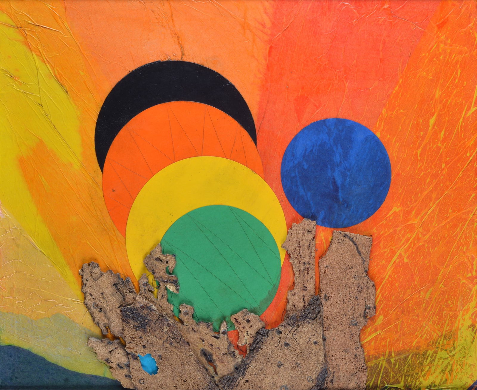 Roberto Crippa (Milano, 1921 - Bresso, 1972) - Senza titolo: Collage e sughero su tavola, cm. 60x73. Sul verso: firma. Autentica dell'autore su foto.?.