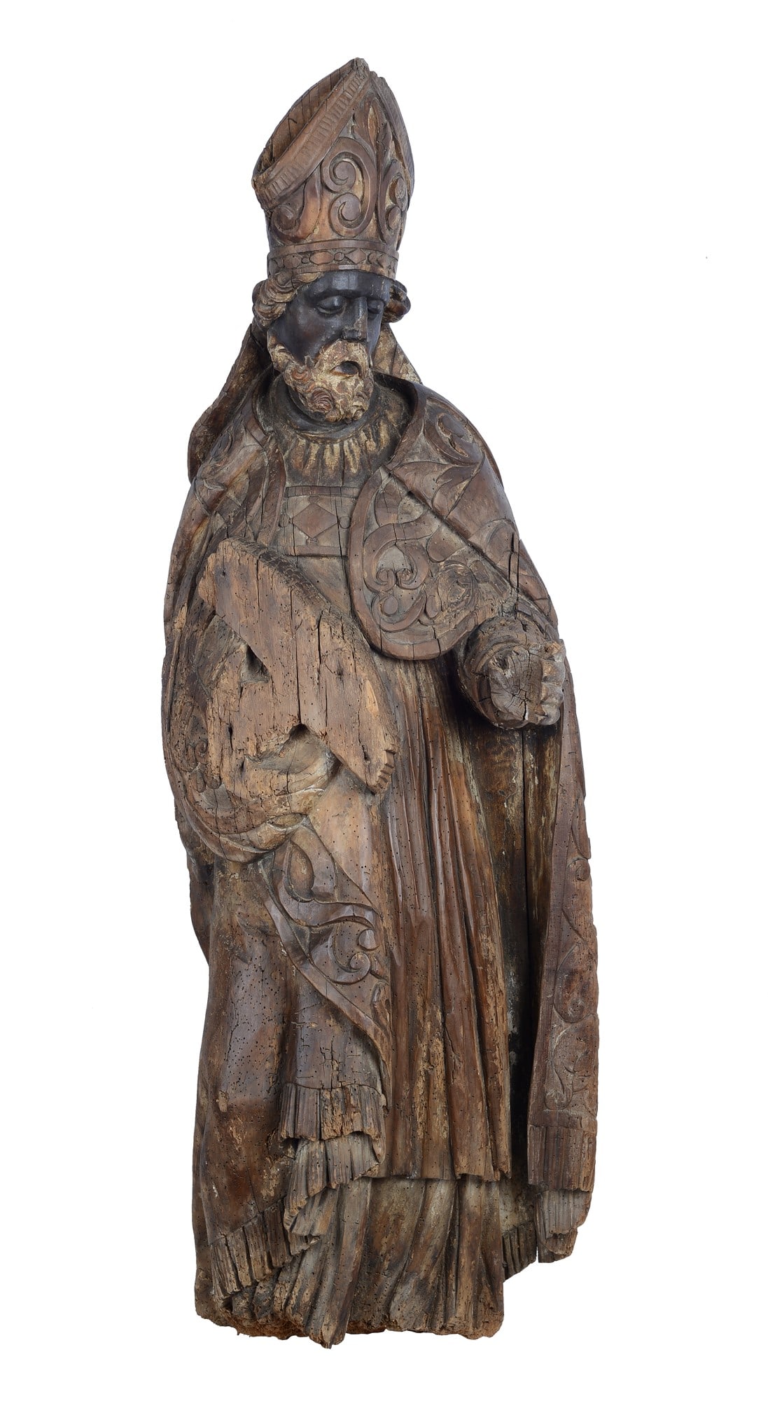 Santo Vescovo: Scultura lignea. XVI-XVII sec. cm. 150x48x40.