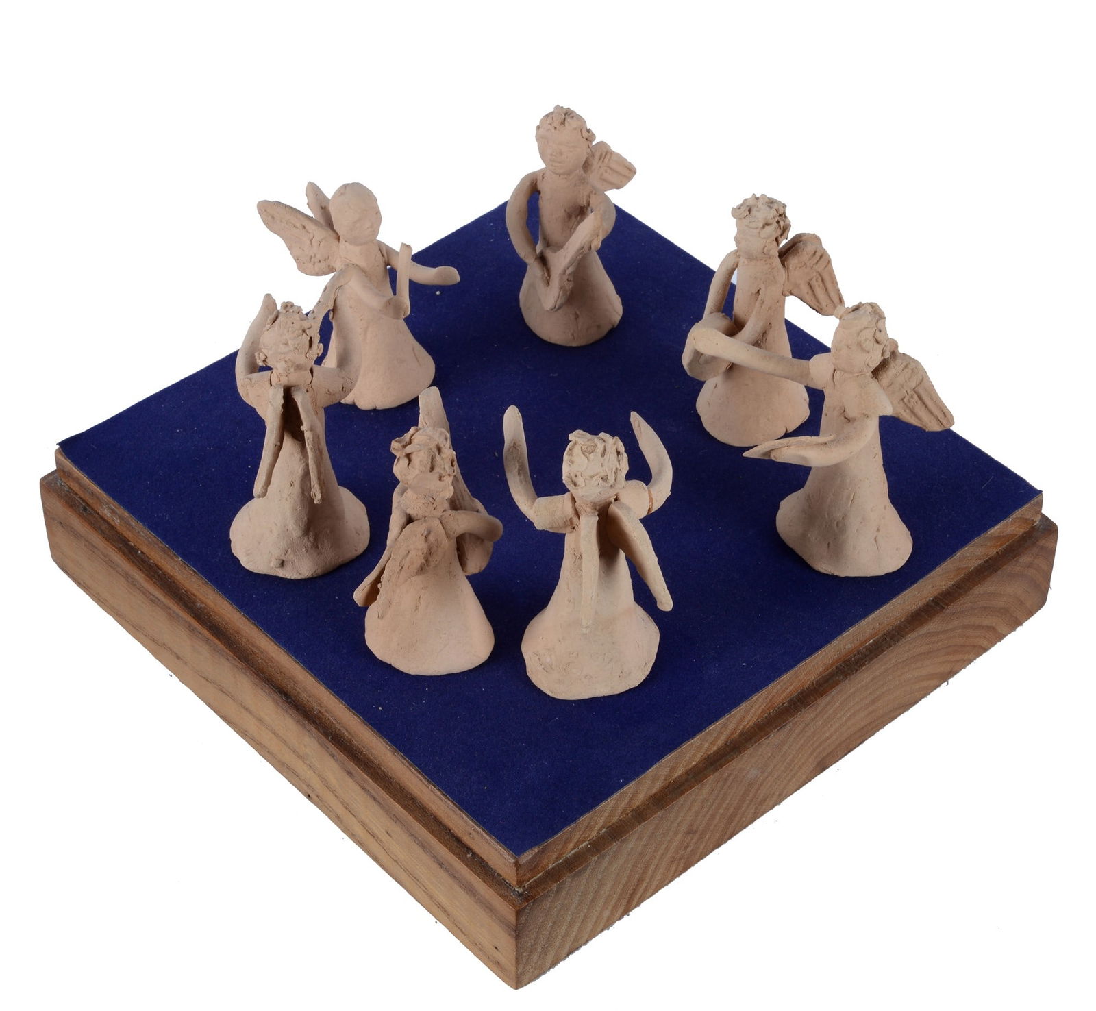 Fausto Melotti (Rovereto (TN), 1901 - Milano, 1986) - Orchestra: Sculture in terracotta. cm. 18,5x18x18. Sotto la base timbro Famiglia Chierici, Reggio Emilia.