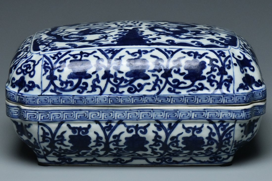 A MING DYNASTY DRAGON BOX WANLI MARK (1 of 10)