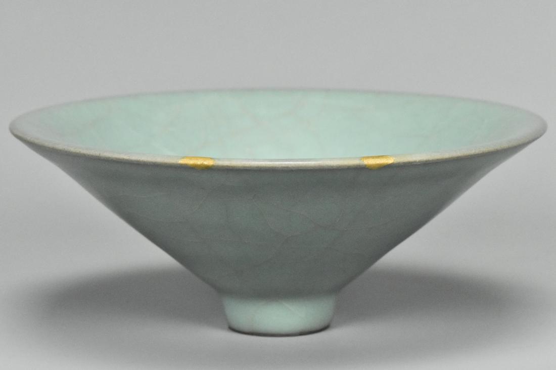 A GUAN CONICAL TEA BOWL (1 of 19)