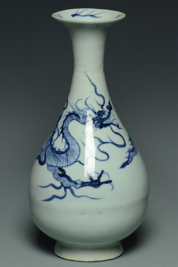 A YUAN DYNASTY BLUE AND WHITE DRAGON VASE (1 of 16)
