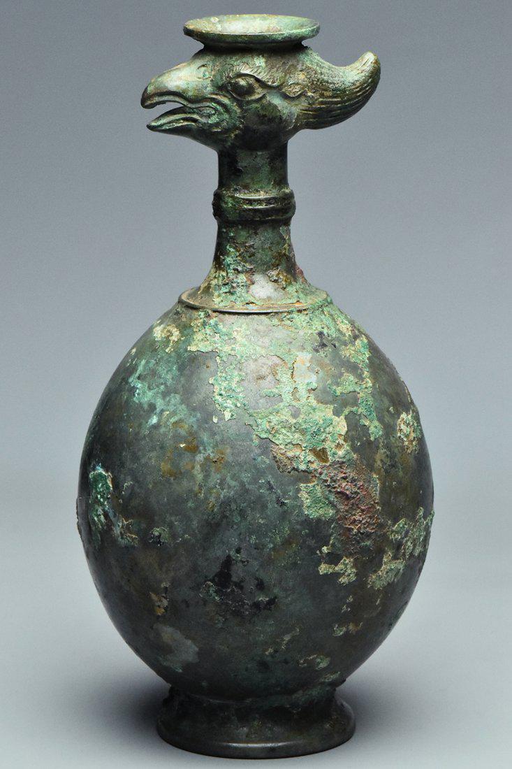 A SONG DYNASTY BRONZE PHOENIX HEAD VASE (1 of 14)