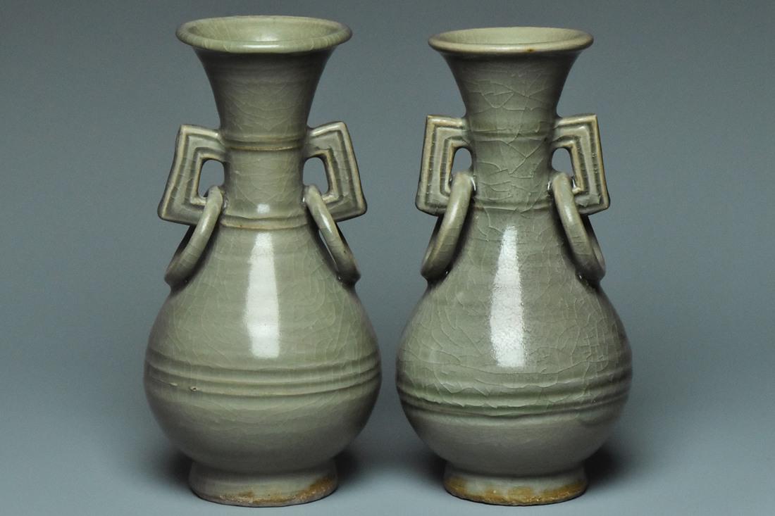 A PAIR OF YUAN DYNASTY LONGQUAN CELADON VASES (1 of 10)