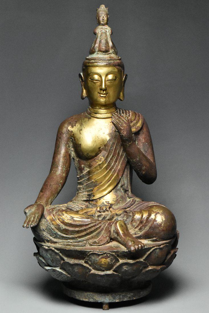 A LARGE TANG DYNASTY GILT BRONZE GUANYIN (1 of 20)