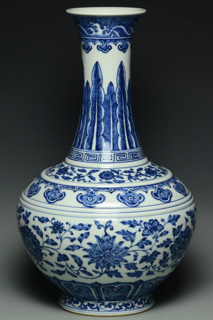 A QING DYNASTY VASE QIANLONG MARK AND PERIOD (1 of 10)