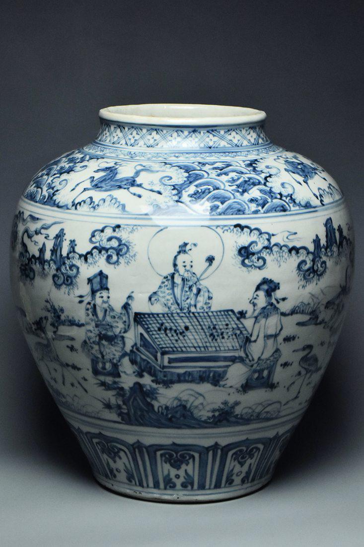 A LARGE MING DYNASTY FIGURE SUBJECT JAR 15TH C (1 of 17)