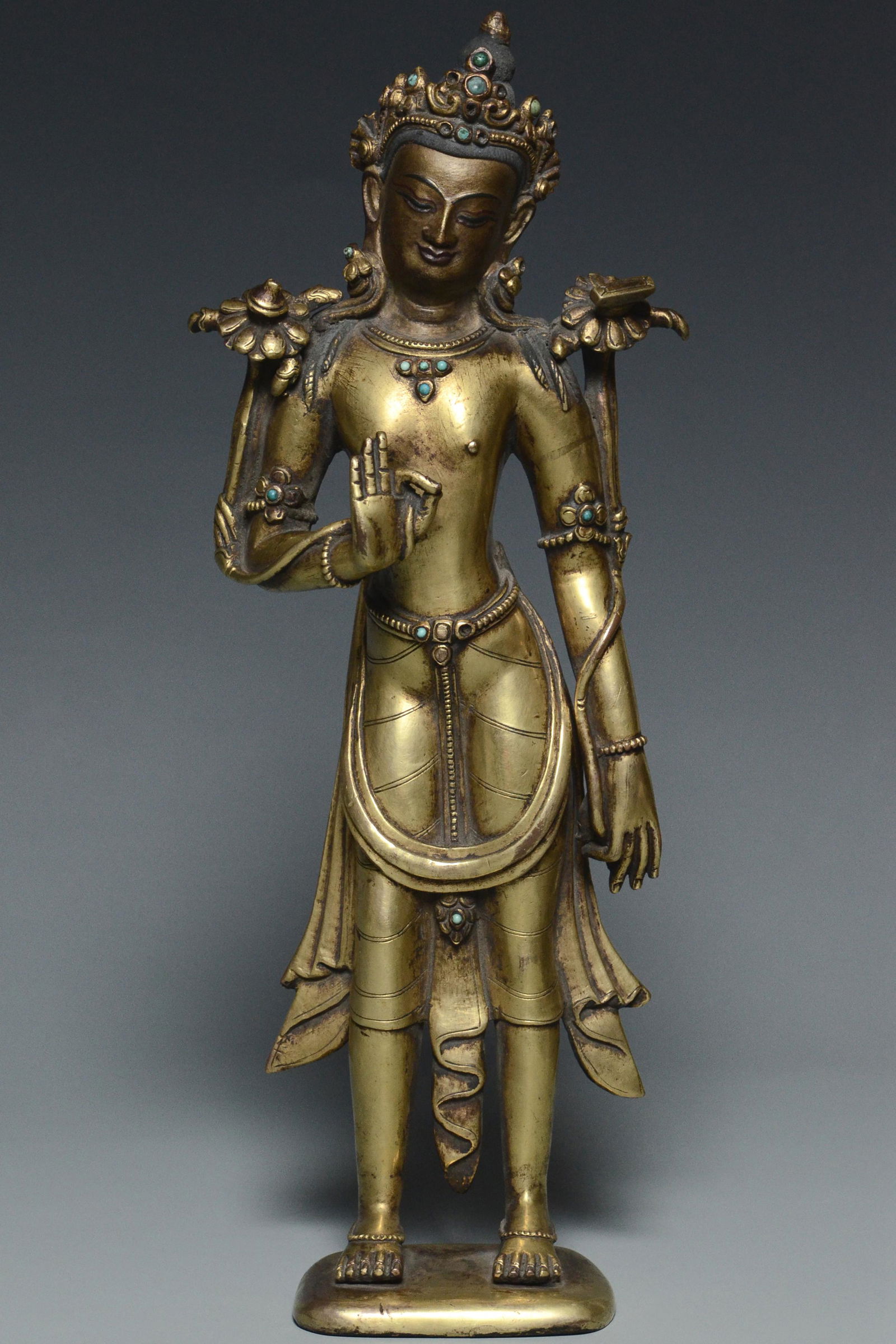 A MING DYNASTY GILT BRONZE AVALOKITESHVARA (1 of 13)