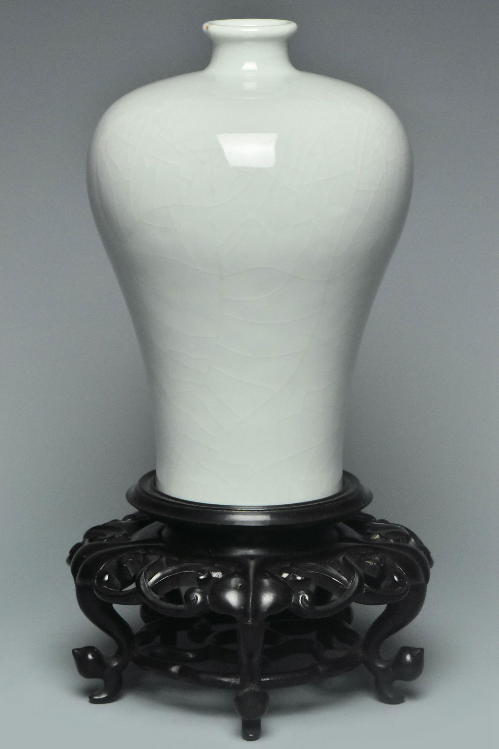 A GUAN TYPE VASE QIANLONG MARK AND PERIOD & STAND (1 of 13)