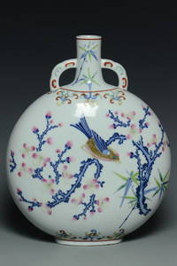 FAMILLE ROSE MOON FLASK QIANLONG MARK AND PERIOD