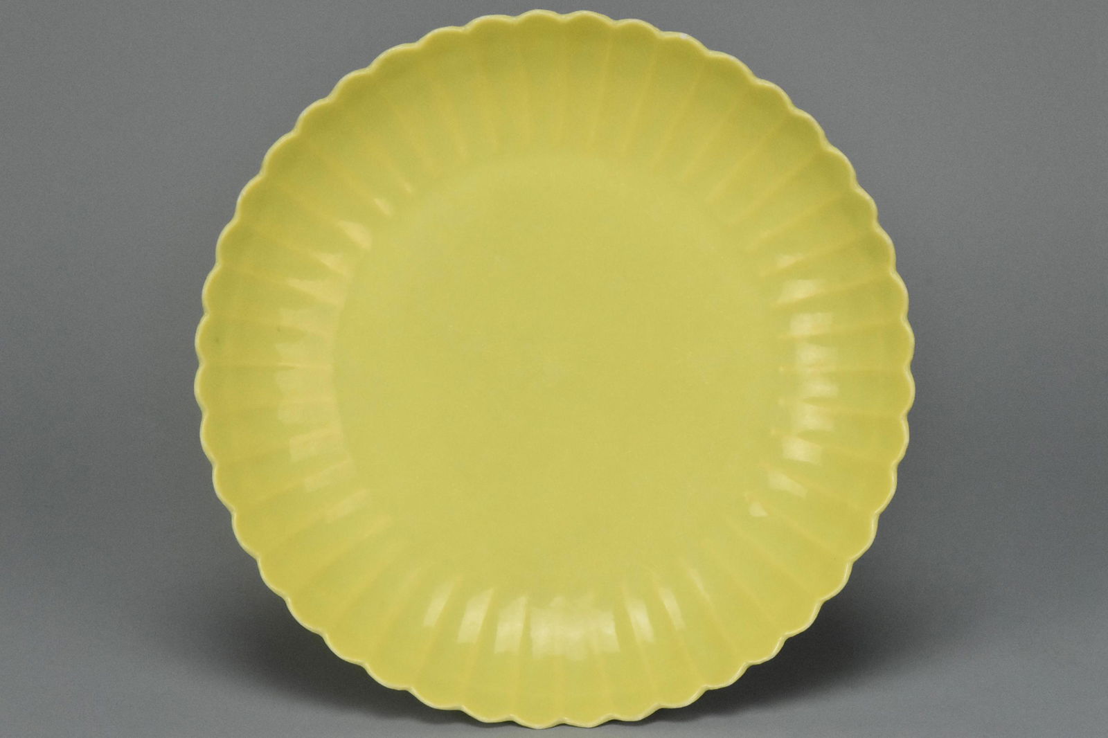 AN IMPERIAL YELLOW DISH YONGZHENG MARK AND PERIOD (1 of 16)