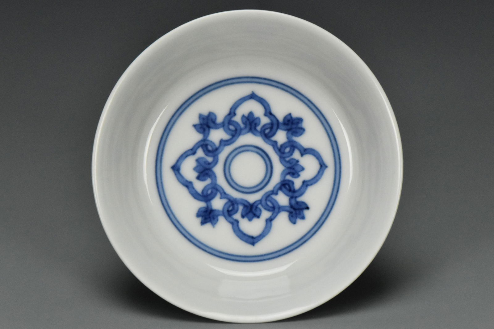 A BLUE AND WHITE DISH CHENGHUA MARK AND PERIOD (1 of 11)
